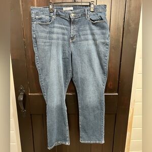 Signature Gold by Levi Strauss Mid-Rise Straight Blue Jeans